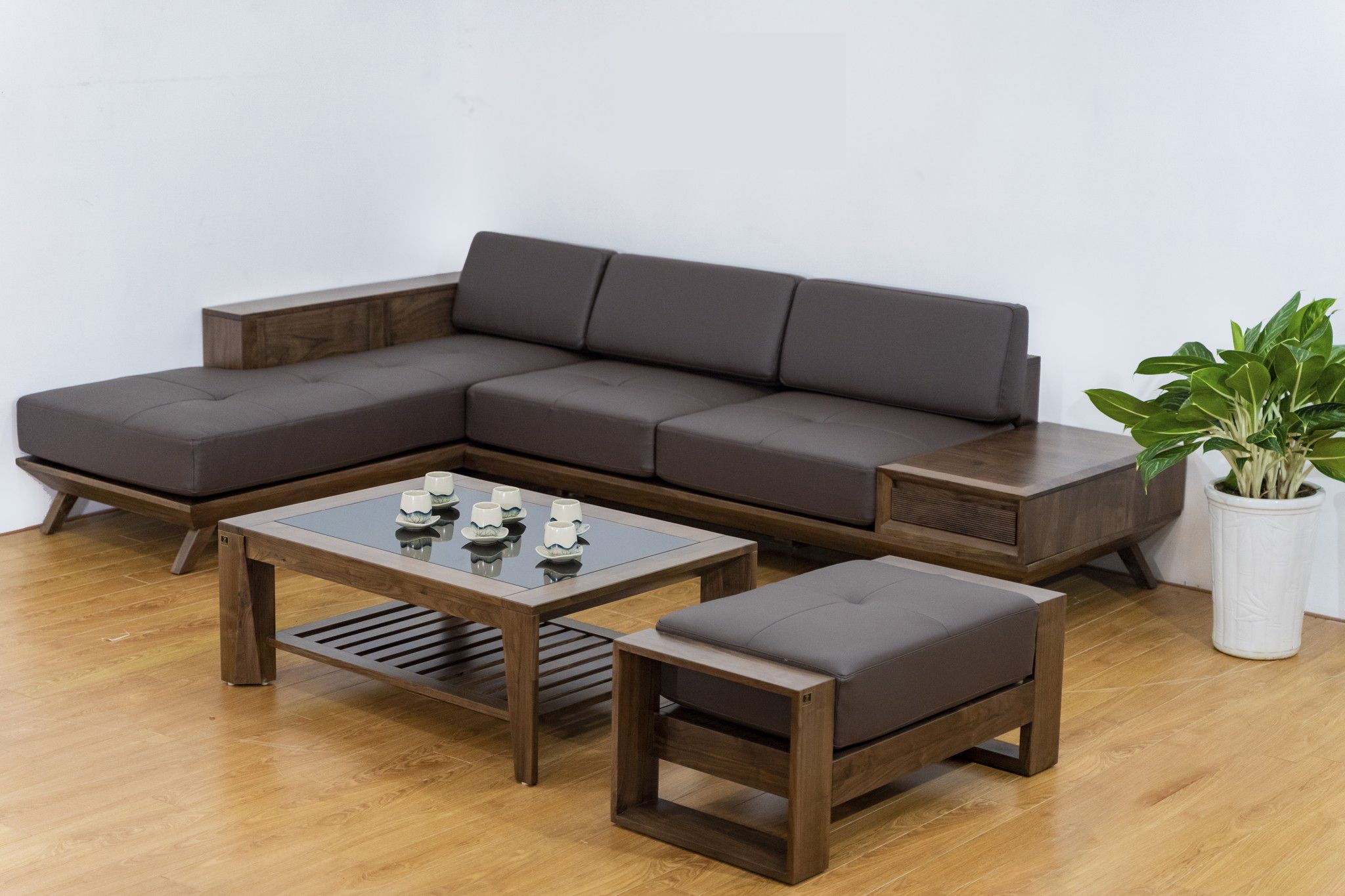 Những mẫu ghế sofa gỗ hiện đại đang được ưa chuông hiện nay 4